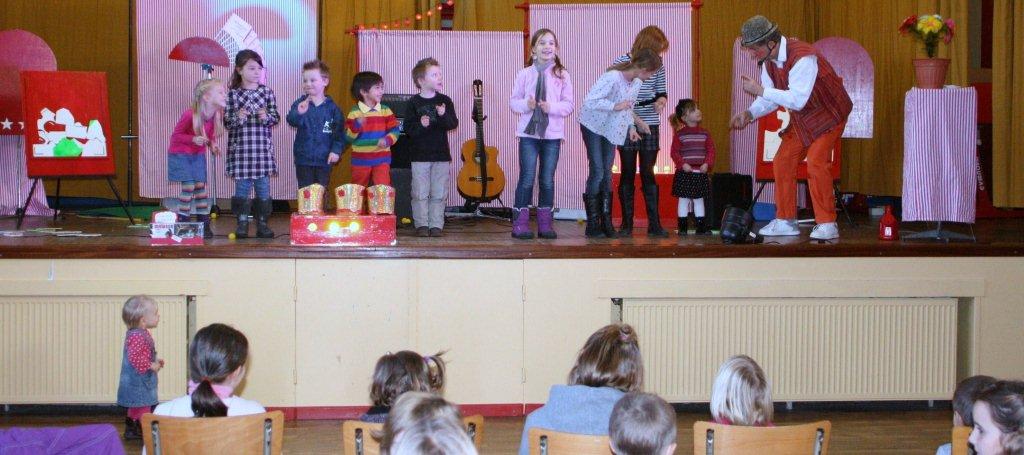 Noël des enfants avec le clown MELASSE à la SGL, le 16/12/2012