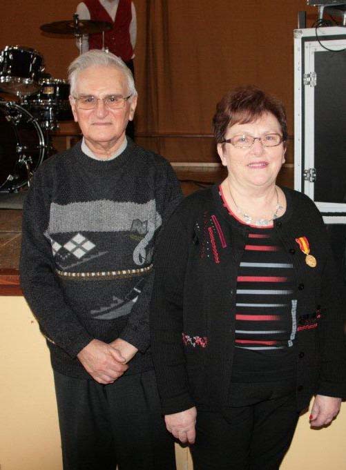 Marcel REYMANN Président honoraire, Blanche RISSER Présidente de la SGL et décorée de la médaille de la vie associative du Conseil Général du Haut-Rhin par Jo SPIEGEL, le 26/01/2014