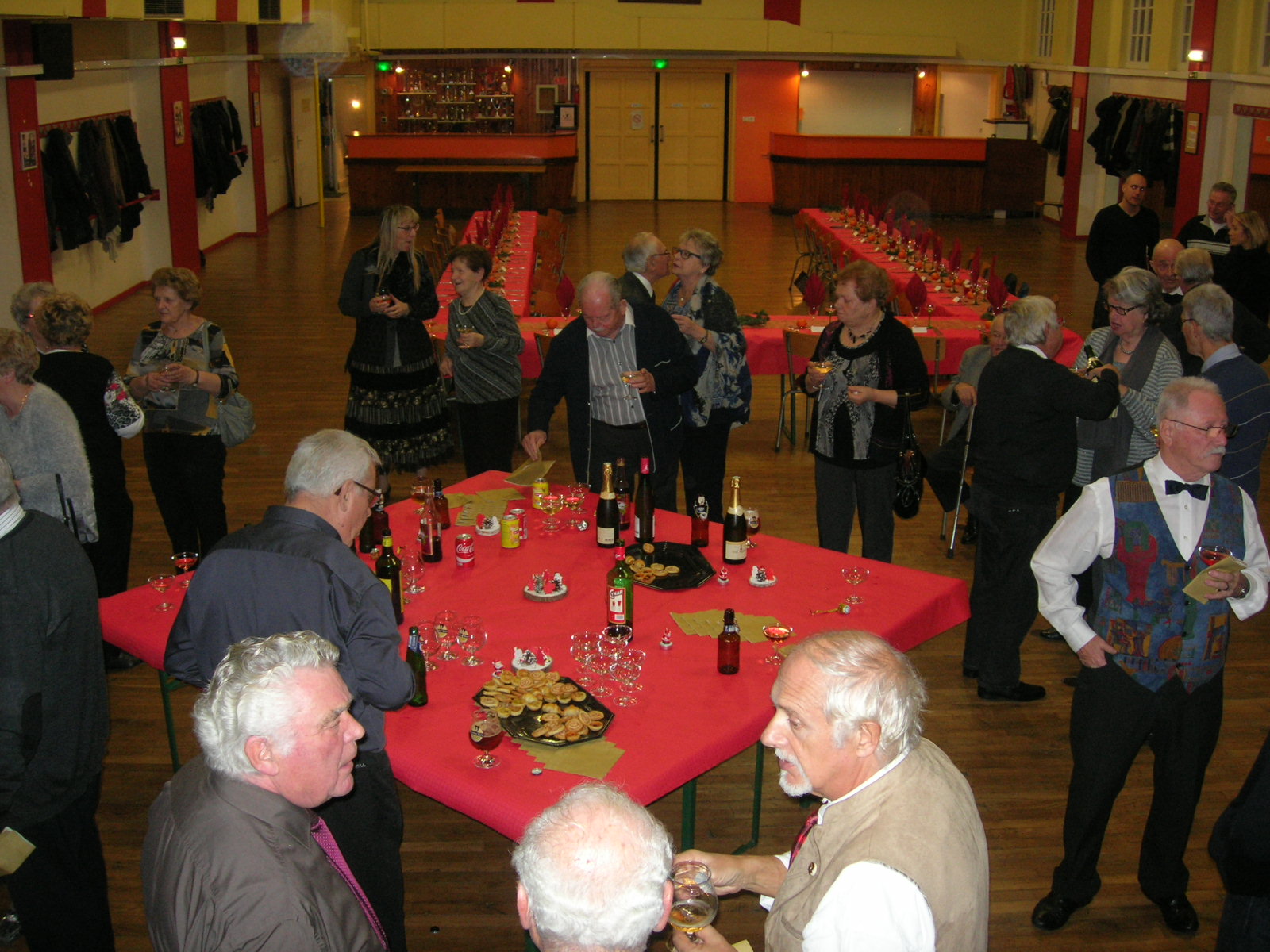 Repas de Noël à la SGL : l'apéritif, le 06/12/2015