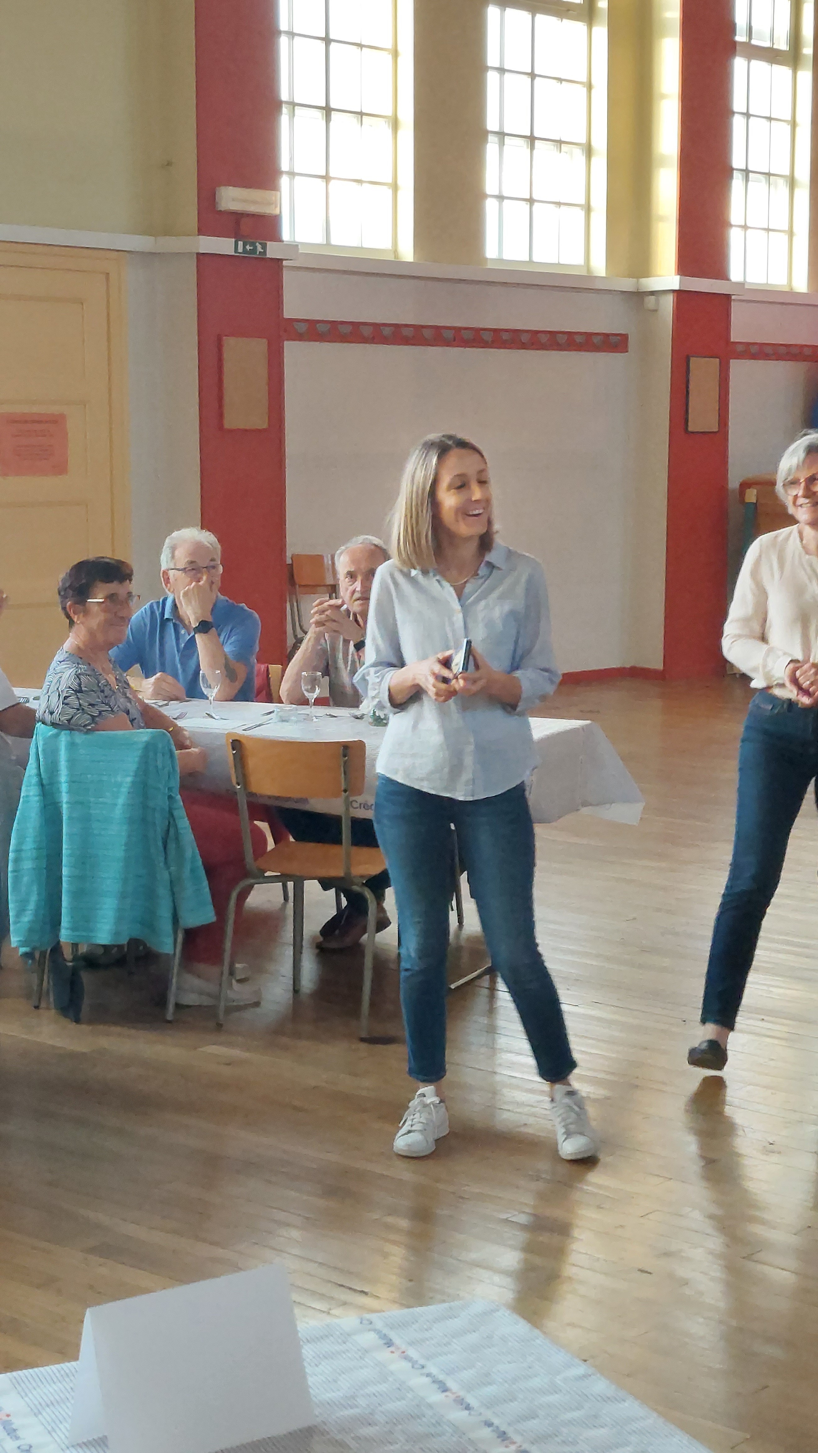 Remise de la médaille d'or à G. NUSSBAUMER, Présidente de la SGL, par l'OMSAP, le 13/05/2022